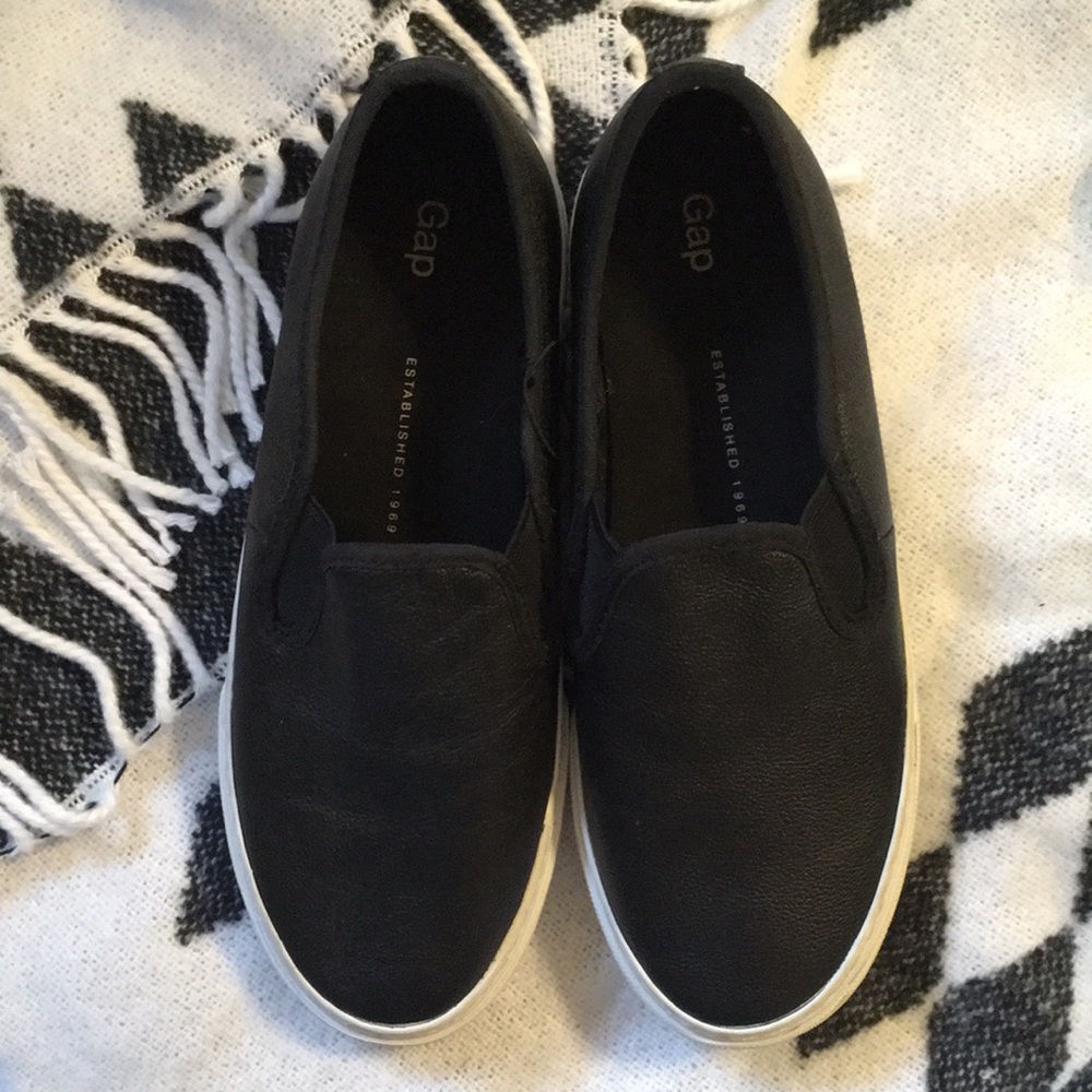 Gap Black Size 8 Slip On Shoes
